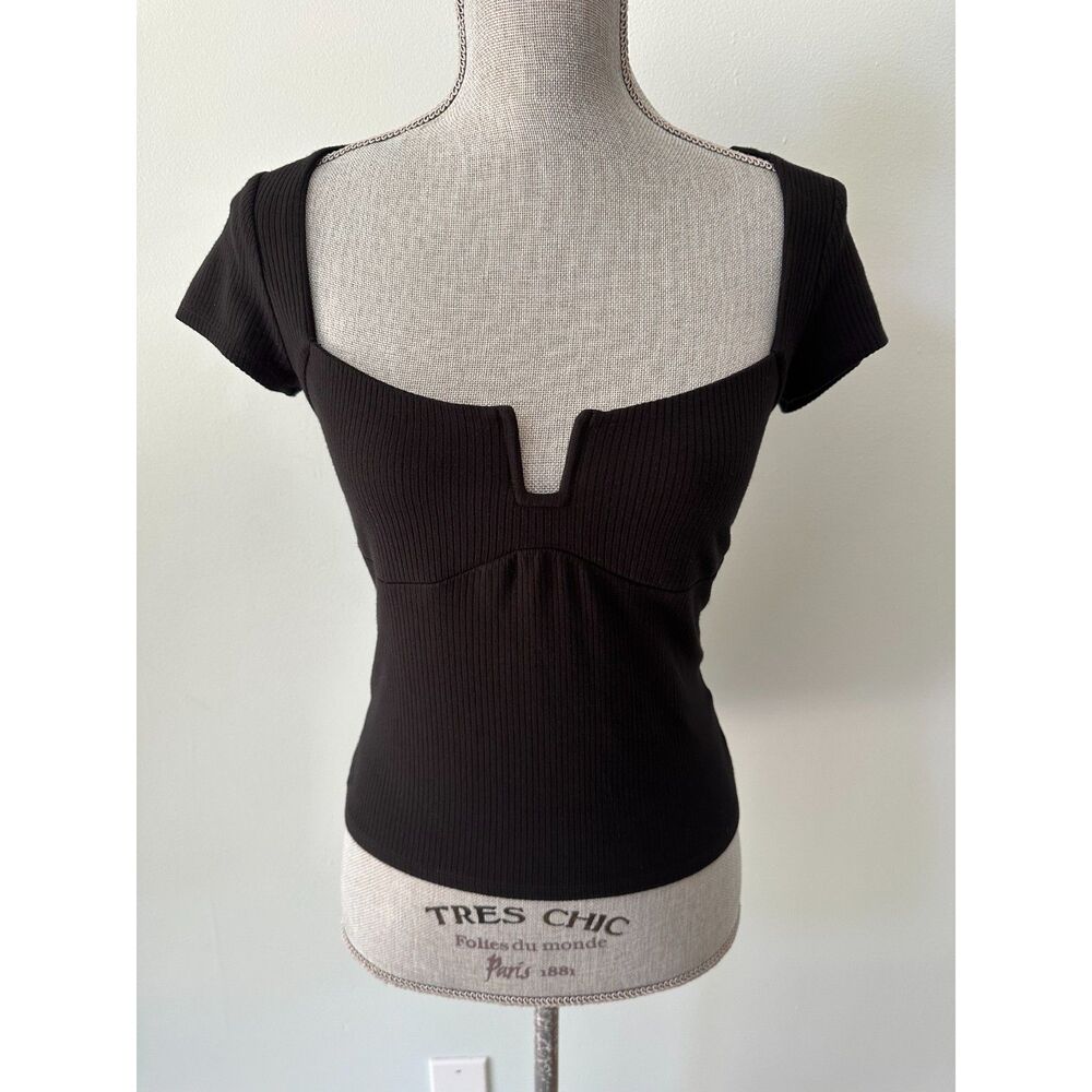 Reformation Emely Cropped Ribbed Knit Top size M Black Fitted Short Sleeve